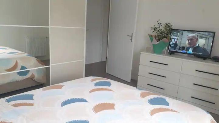 Chambre Calme Dans Une Maison Neuve Avec Jardin Billere Zewnętrze zdjęcie